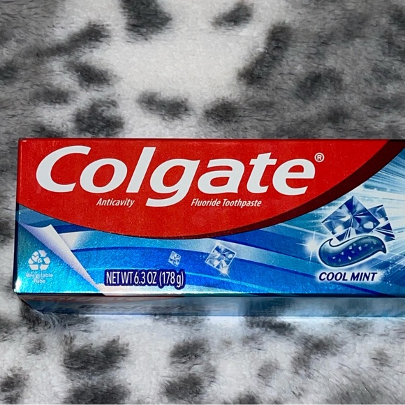 Colgate Toothpaste - Picture 3 of 8